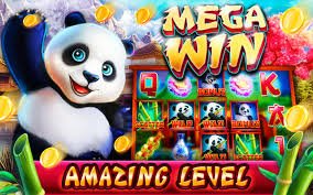vibe77 online slots platform မြန်မာ ကစားသူ phone ဖြင့် slots games ကစားနေသောပုံ